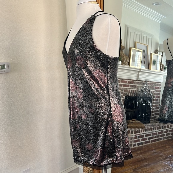 FREE PEOPLE INTIMACY MOODY FLORAL COMBO SEQUENCE MINI DRESS SIZE MEDIUM! GUC - Picture 2 of 11